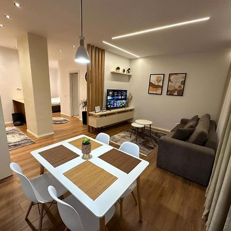 Fa Apartments At City Center 02 Tirana Bagian luar foto